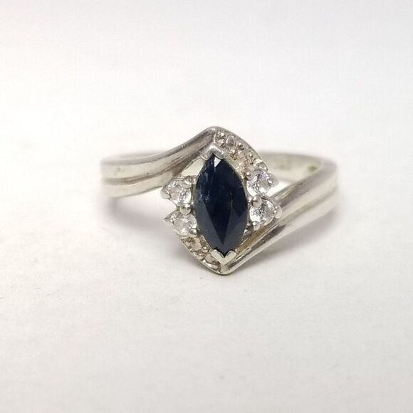 Vintage Sterling Silver Dark Blue Marquise Shape Ring, Size 7 Band, Estate - Picture 1 of 9